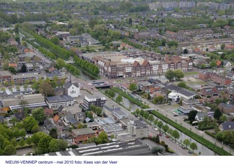 luchtfoto Nieuw-Vennep centrum (foto: Kees van der Veer)